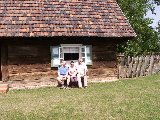 Wycieczka, 26.05.2007 - Lednica
Skansen w Lednicy-Dziekanowicach - 077_ojciec_menonita_z_dziecmi.JPG$